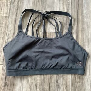 Calia Strappy Sports Bra with Absorbent Mesh on the Inside in Gray Size Large